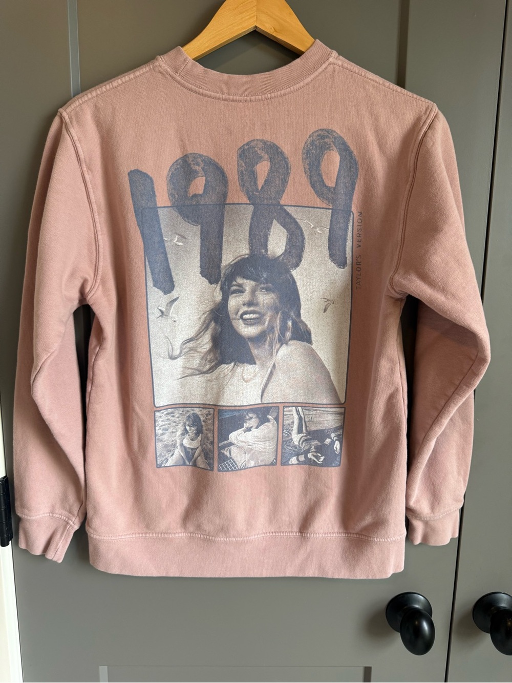 Official Taylor Swift 1989 Taylor’s Version Rose Pink Crewneck Sweatshirt XS